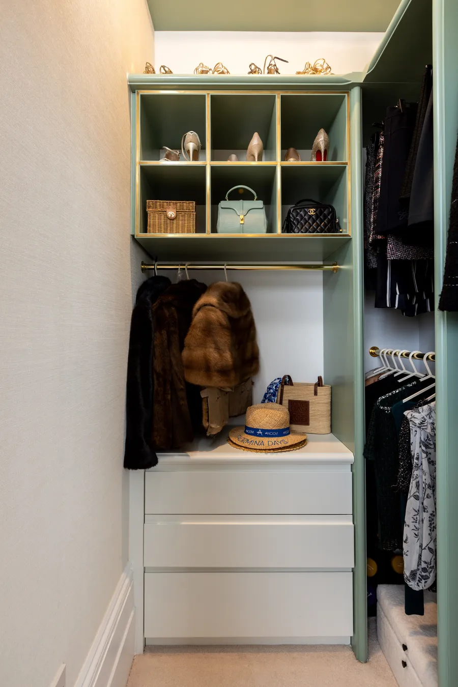 Walk-in wardrobe