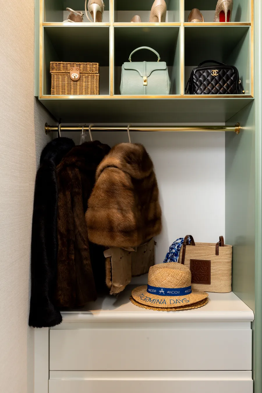 Walk-in wardrobe