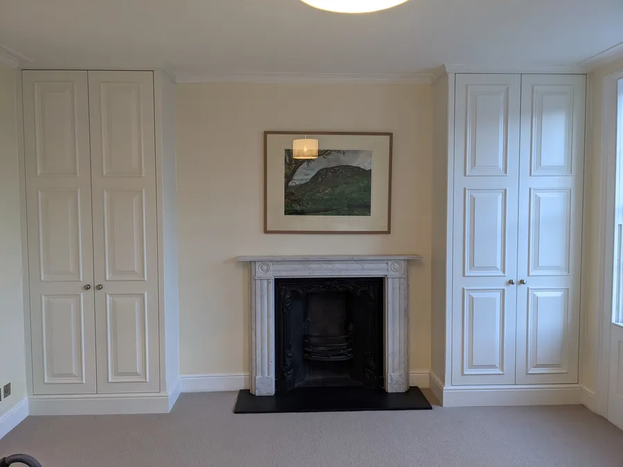 Fitted alcove wardrobe