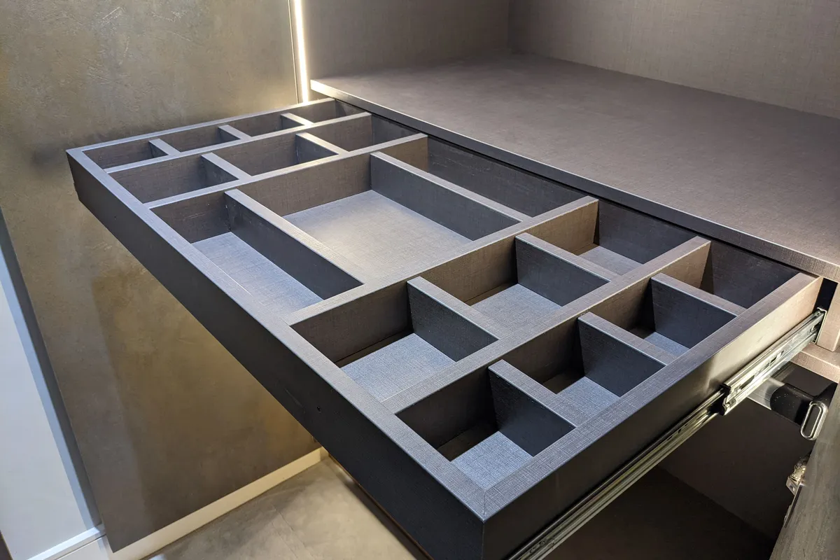 fitted wardrobe feature 5 image