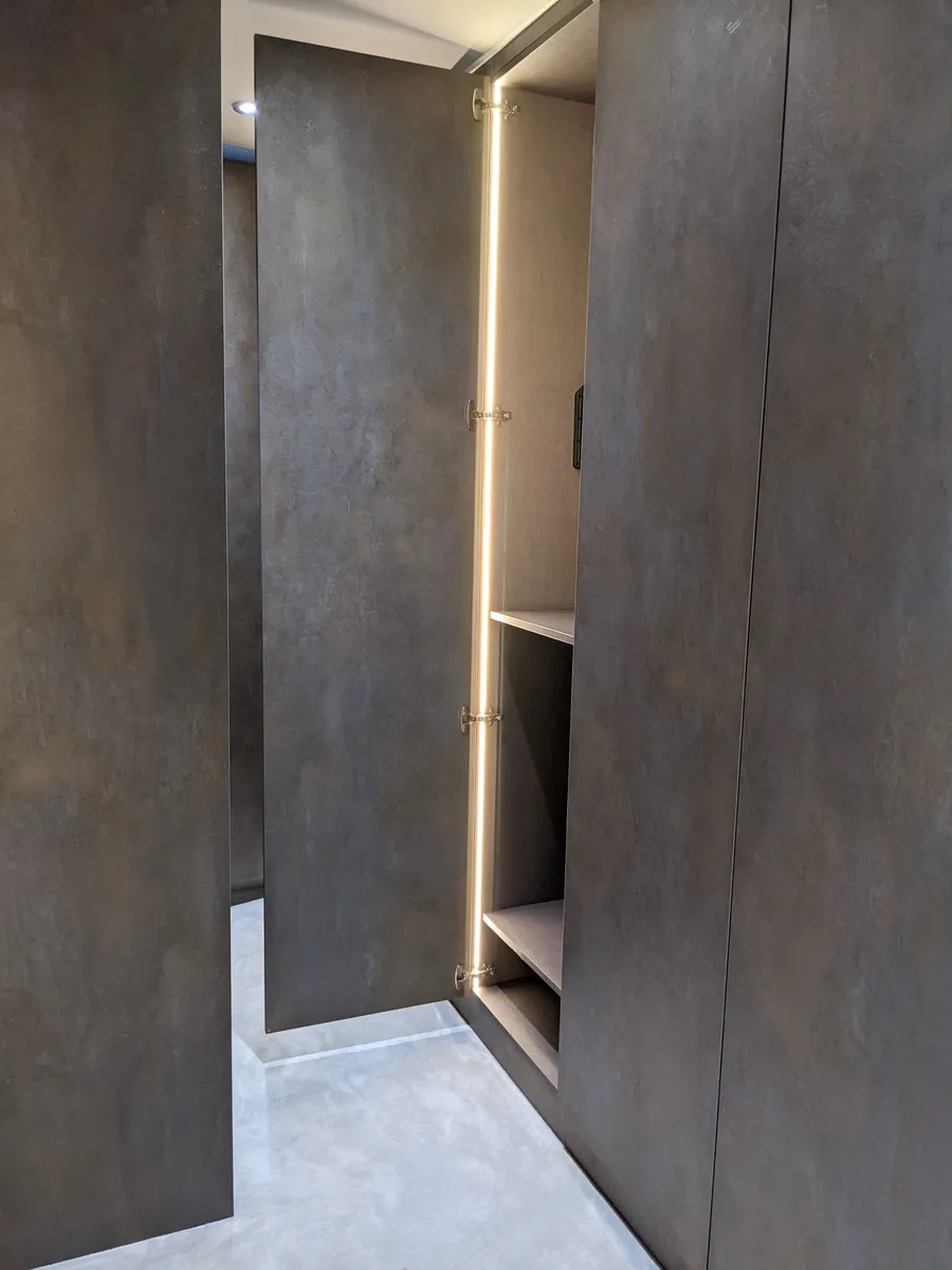 Walk-in wardrobe