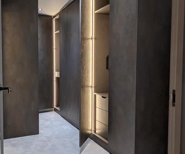 Walk-in wardrobe, Epping