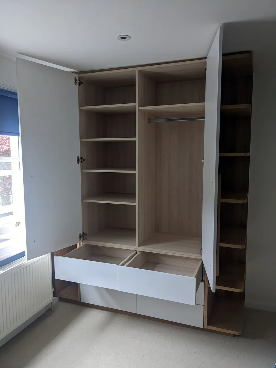 Oak shelving & cupboard