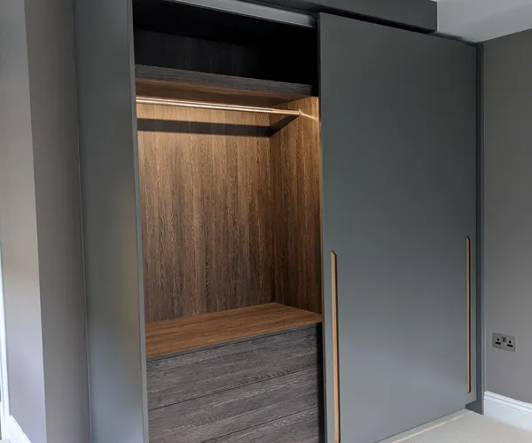 Sliding door wardrobe, Radlett