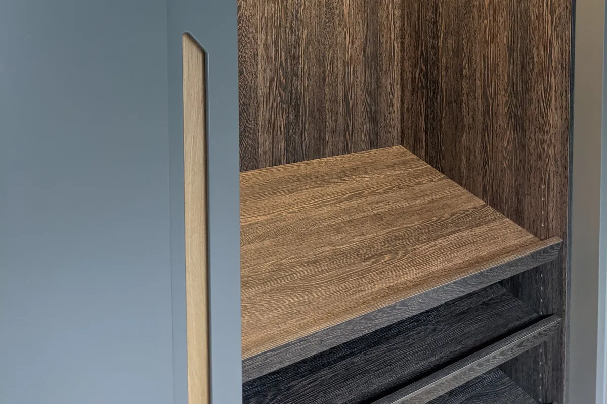 fitted wardrobe feature 4 image