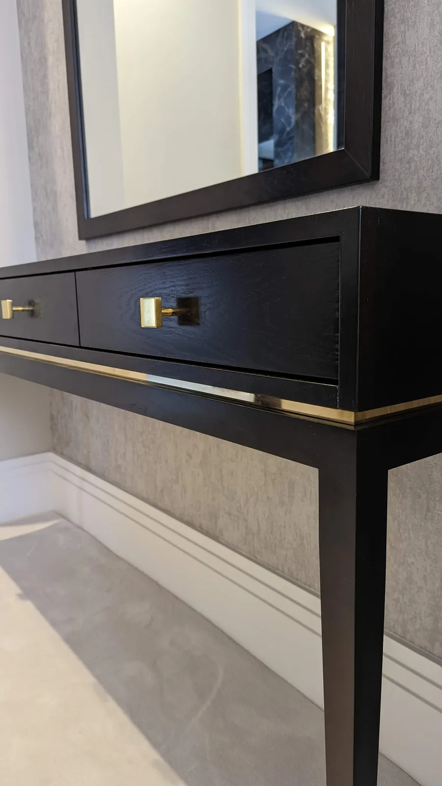 Dressing table