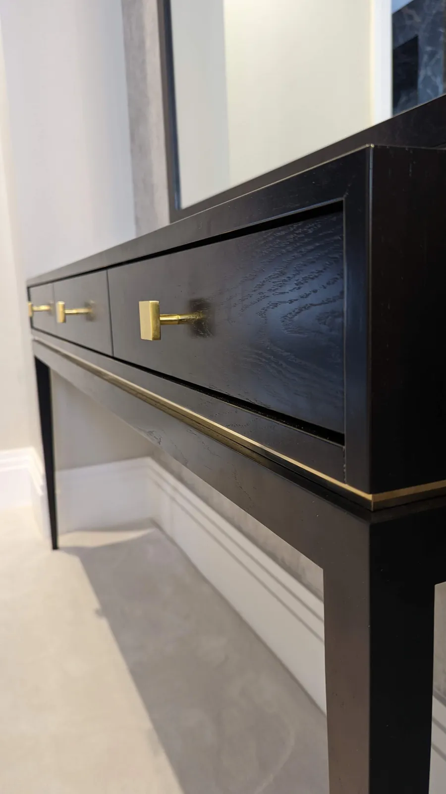 Dressing table