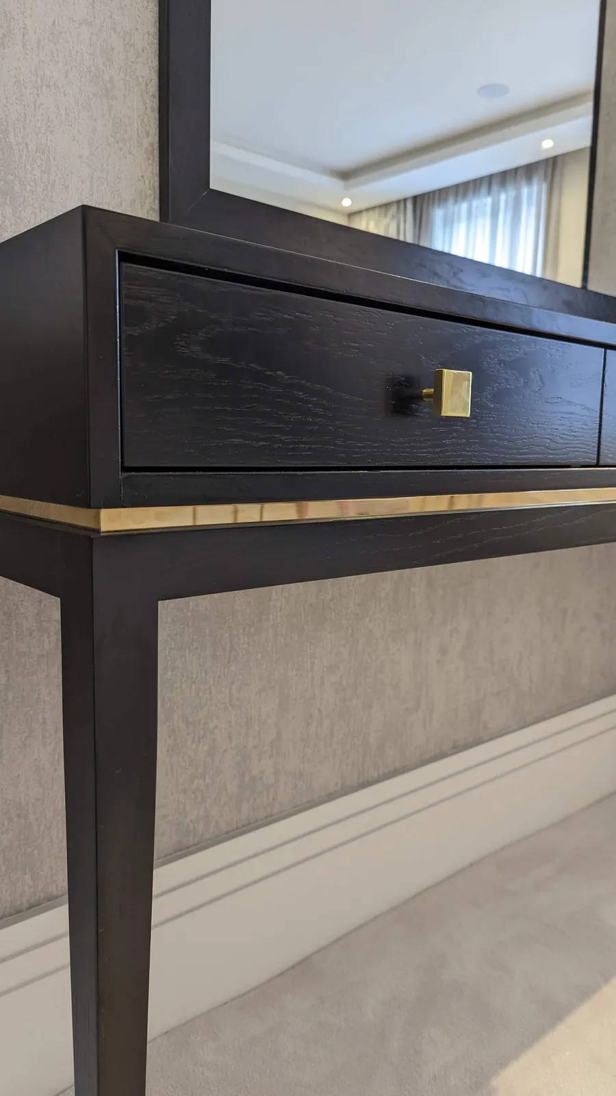 Dressing table