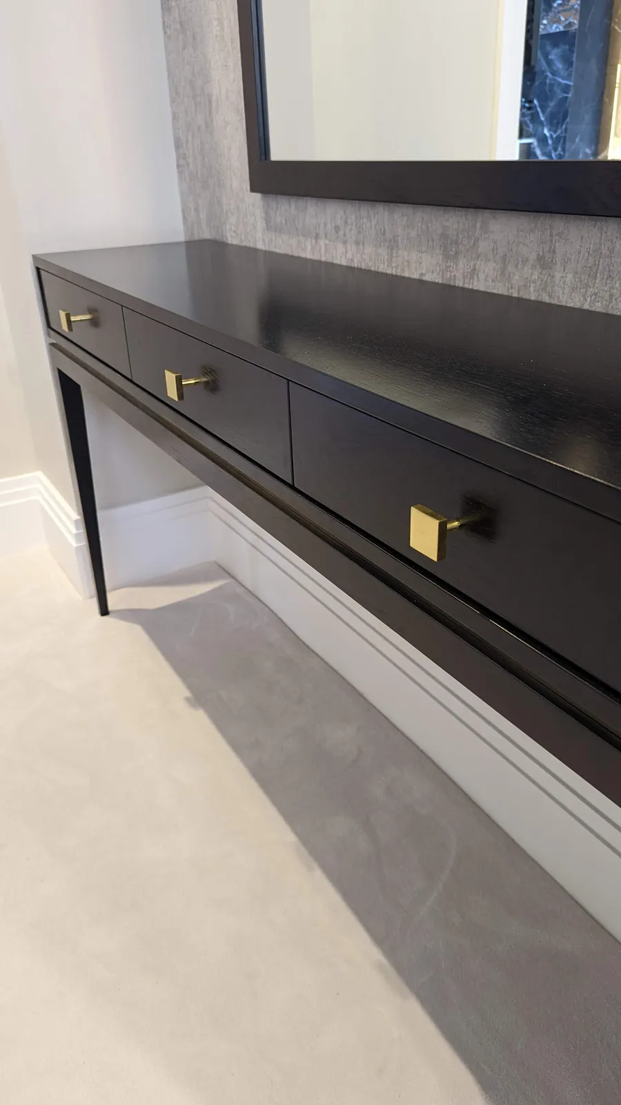 Dressing table