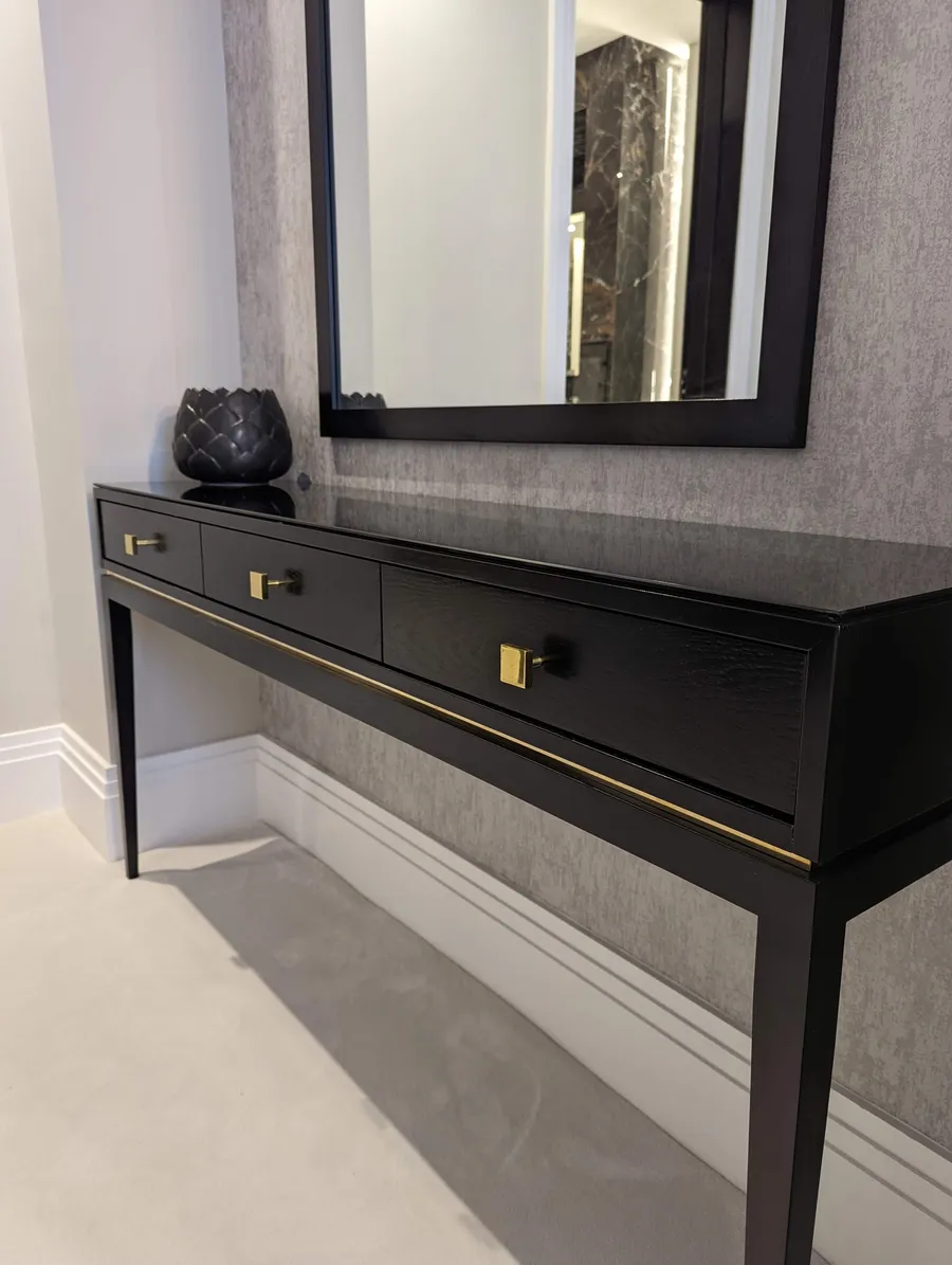 Dressing table