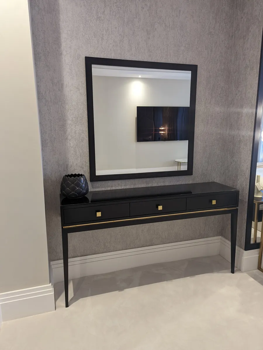 Dressing table