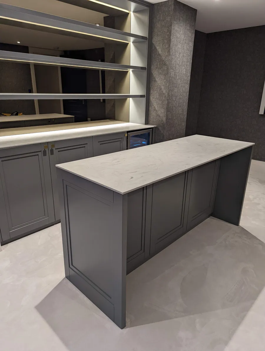 Drinks bar & island