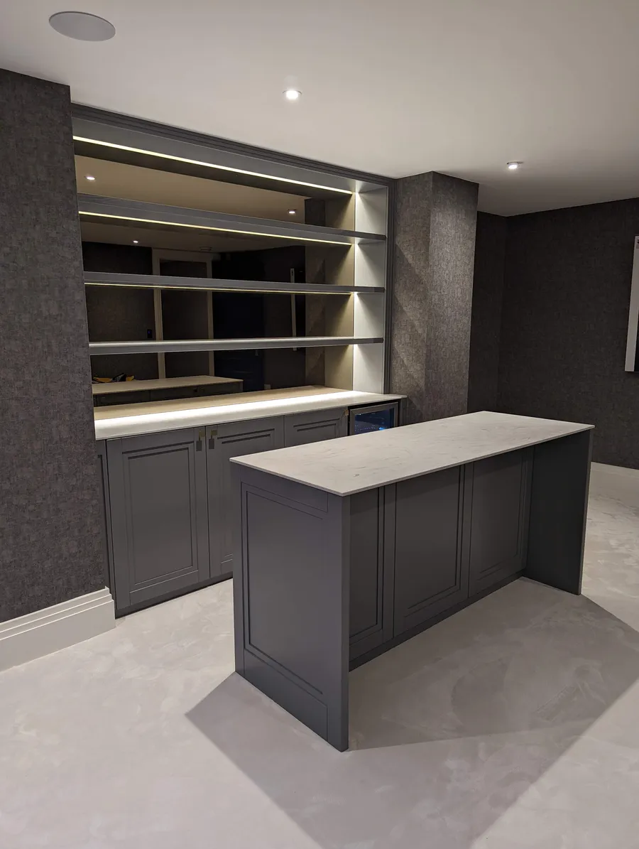 Drinks bar & island