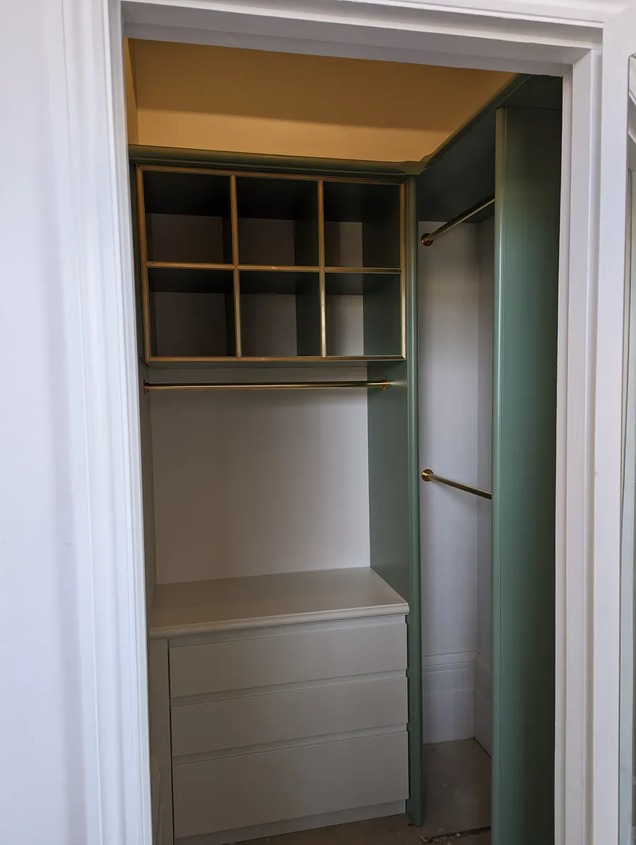 Walk-in wardrobe