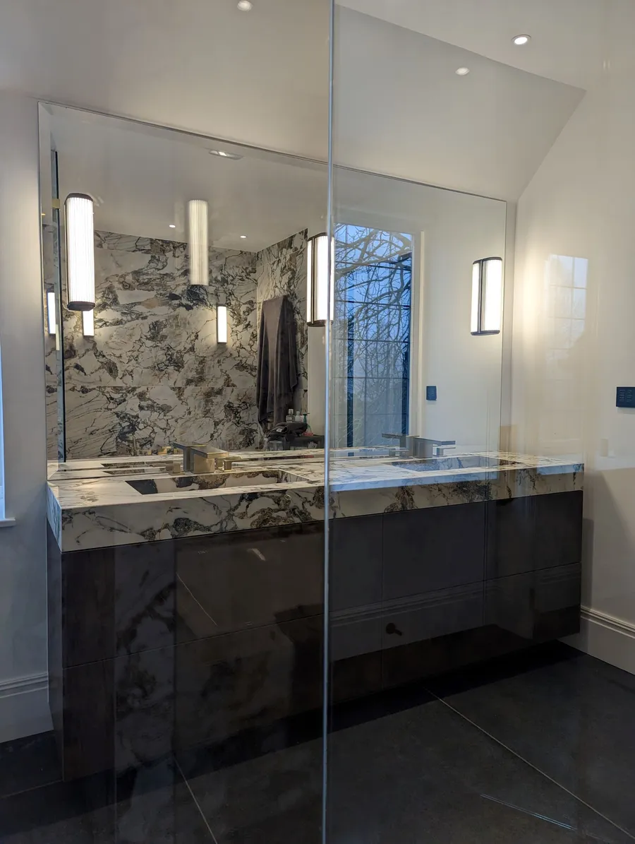 Bathroom cabinet