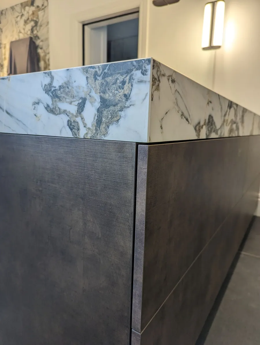Bathroom cabinet