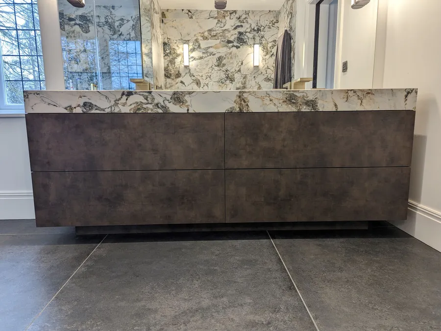 Bathroom cabinet