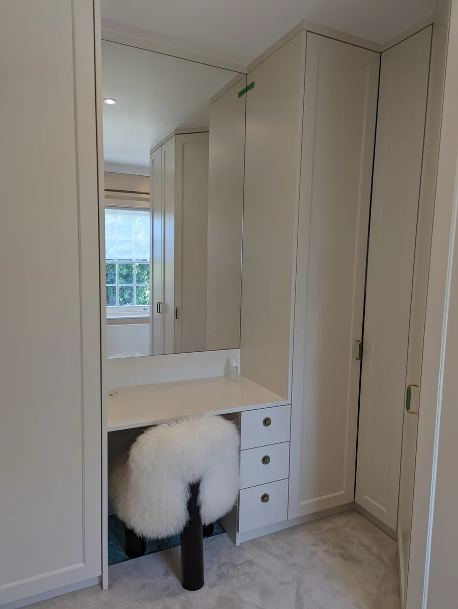 Walk-in wardrobe