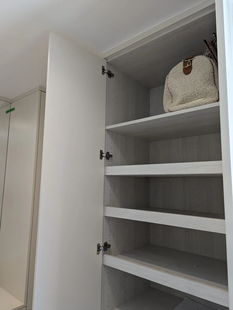 Walk-in wardrobe