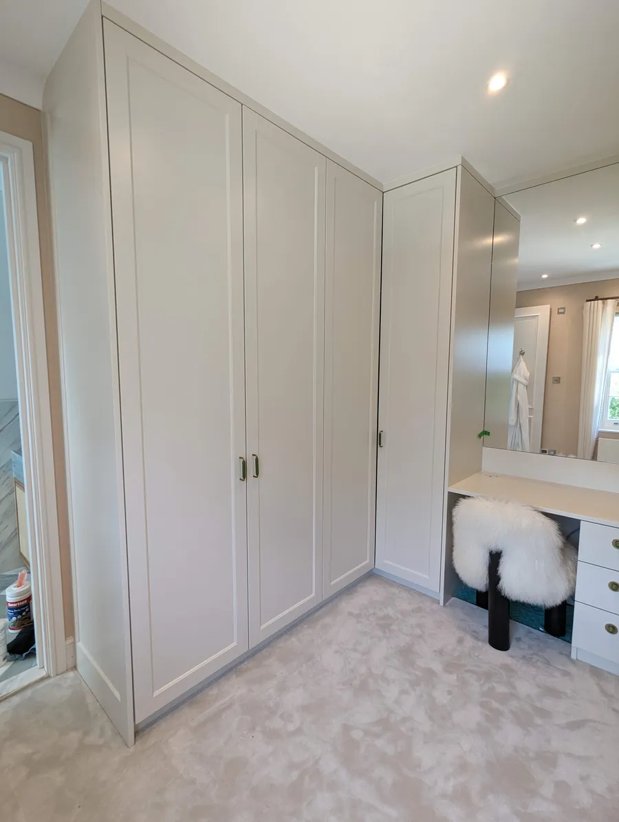 Walk-in wardrobe