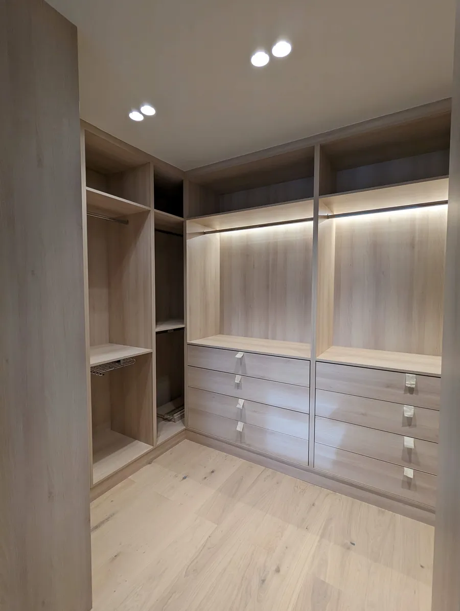 Walk-in wardrobe