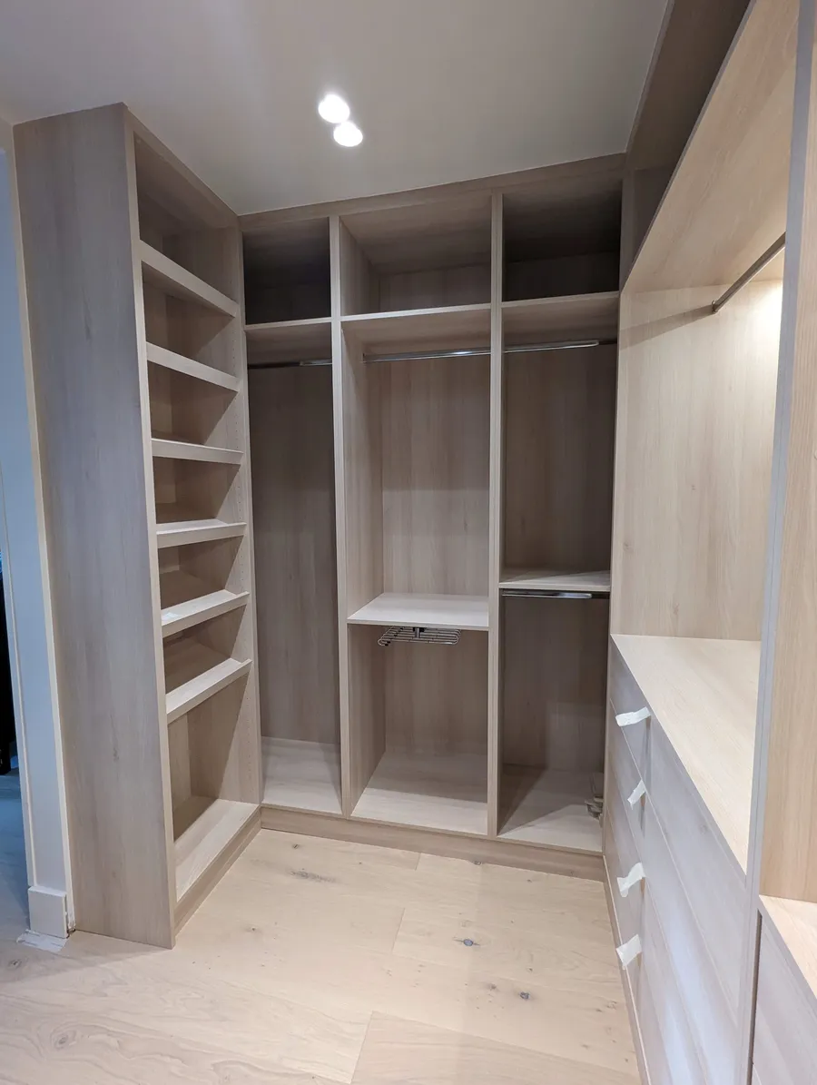Walk-in wardrobe