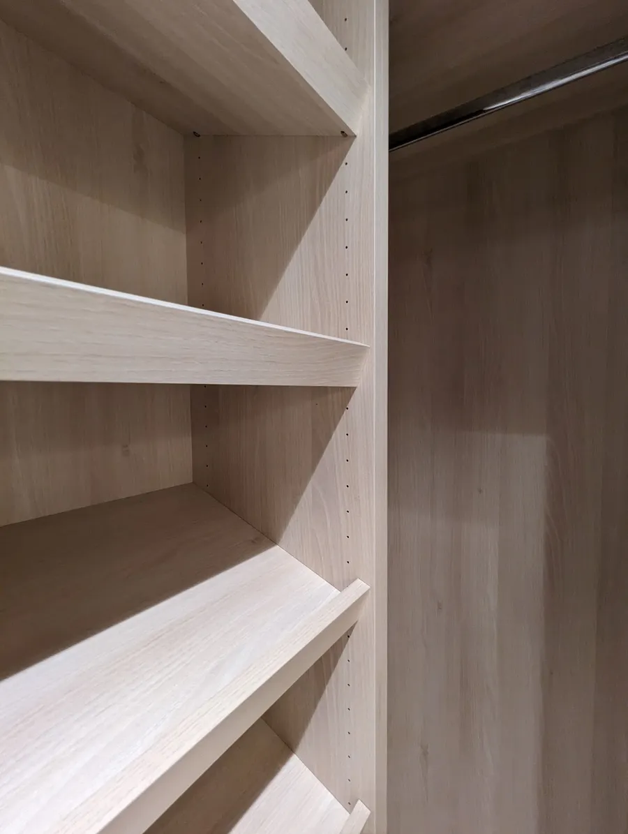 Walk-in wardrobe