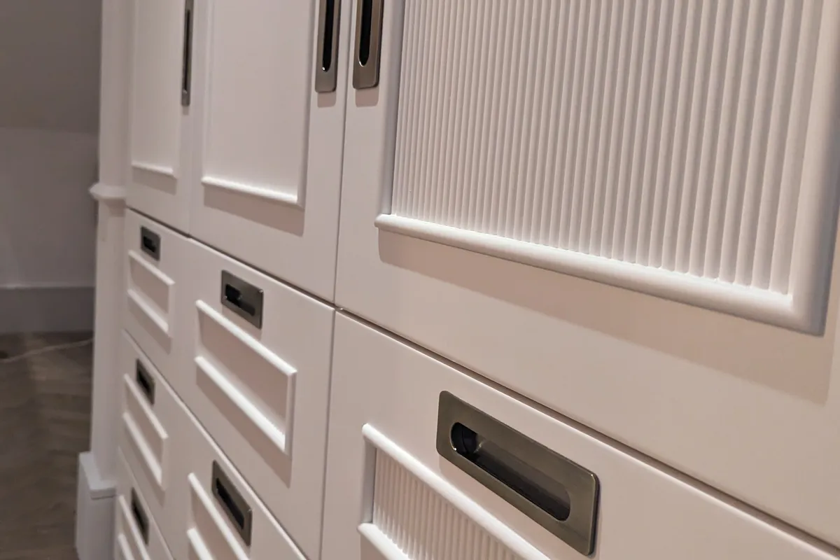 fitted wardrobe feature 3 image