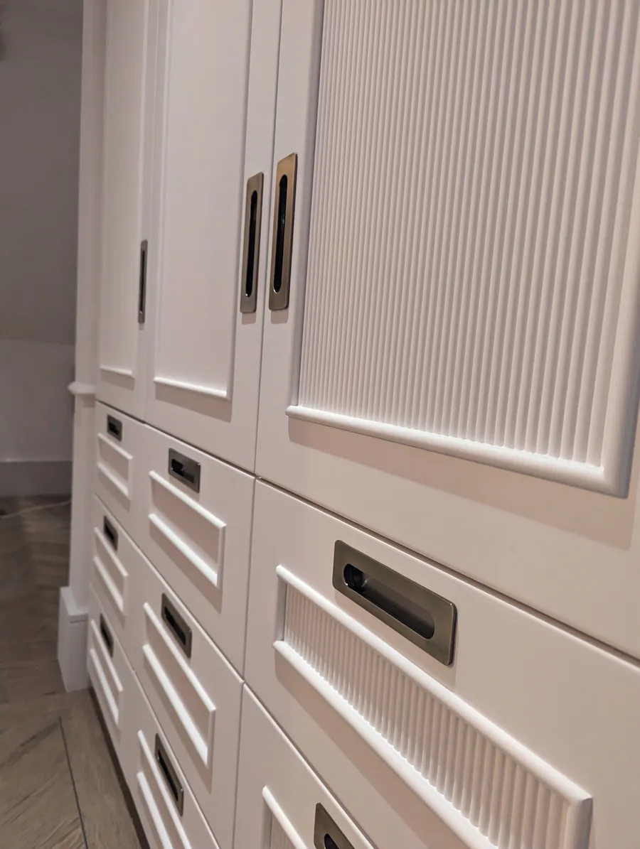 Dressing cupboard