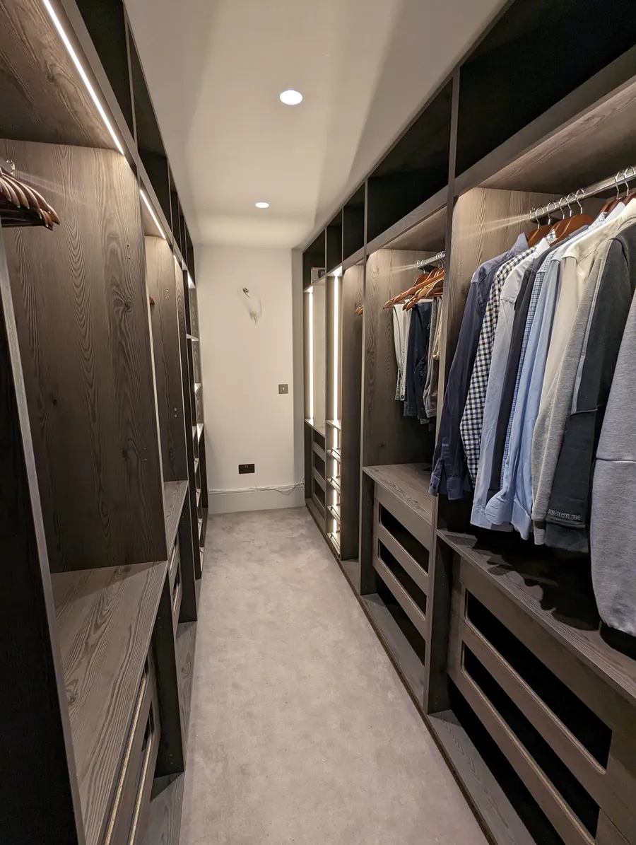 Walk-in wardrobe
