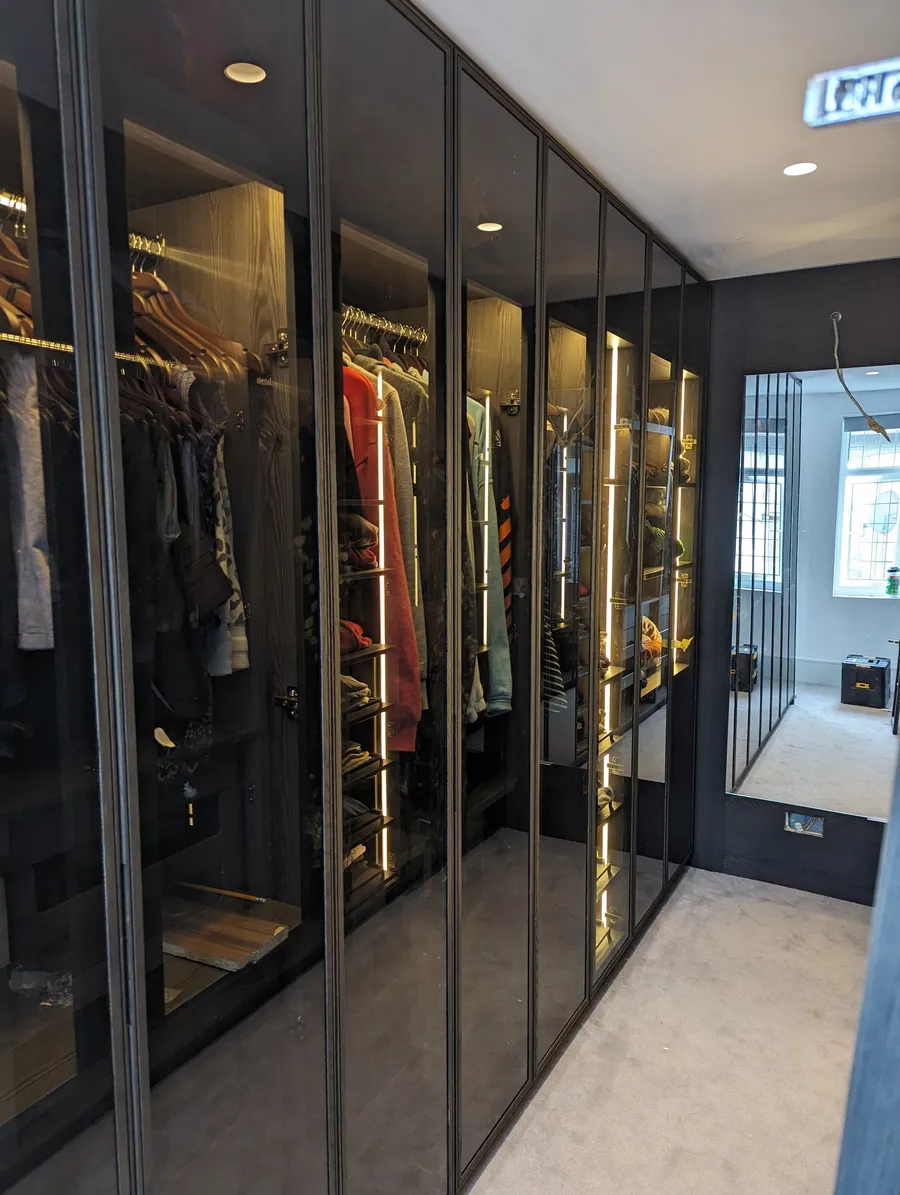 Walk-in wardrobe