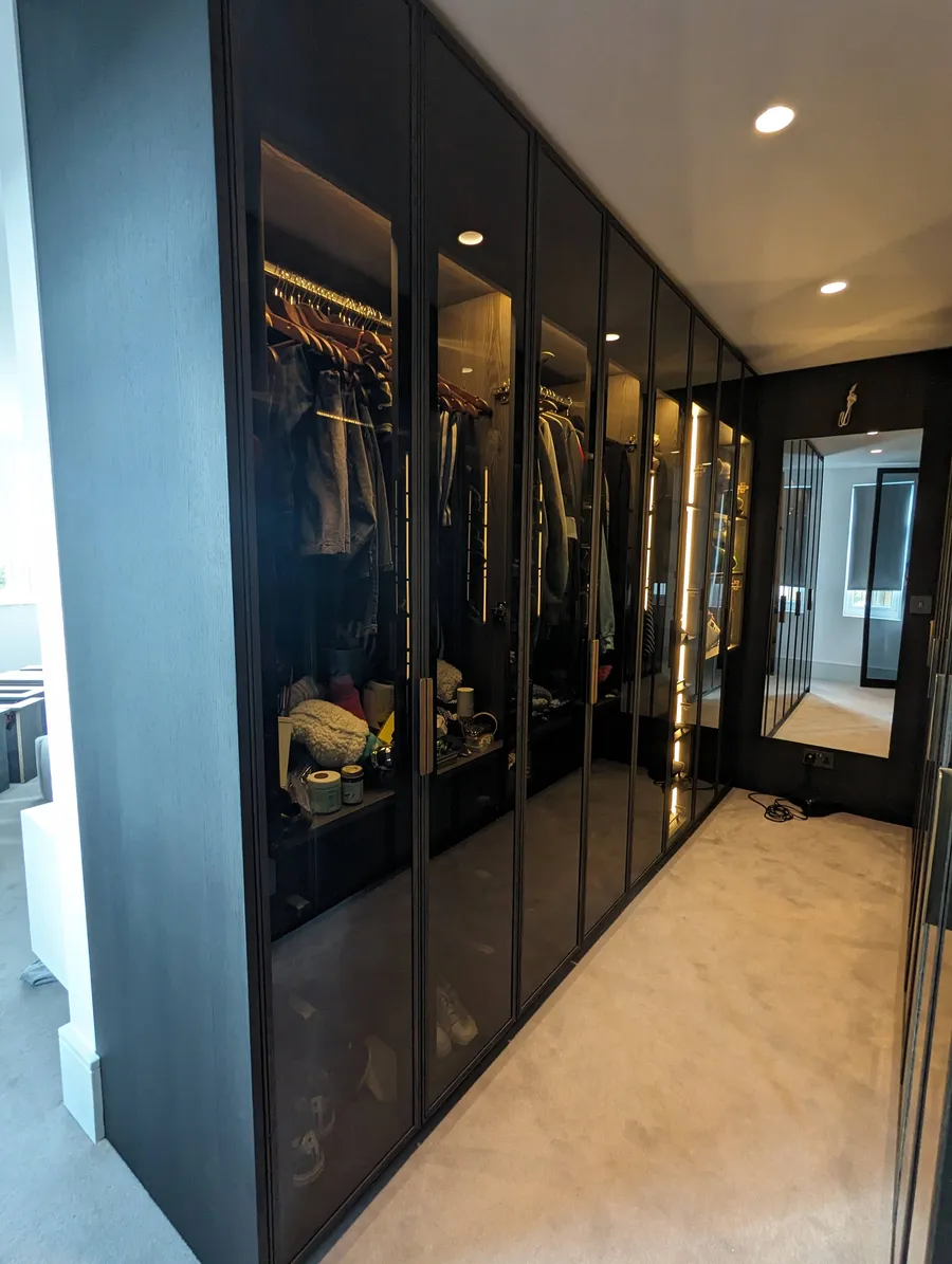 Walk-in wardrobe