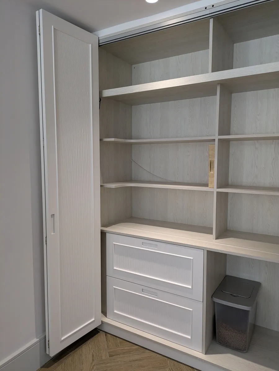Kitchen pantry