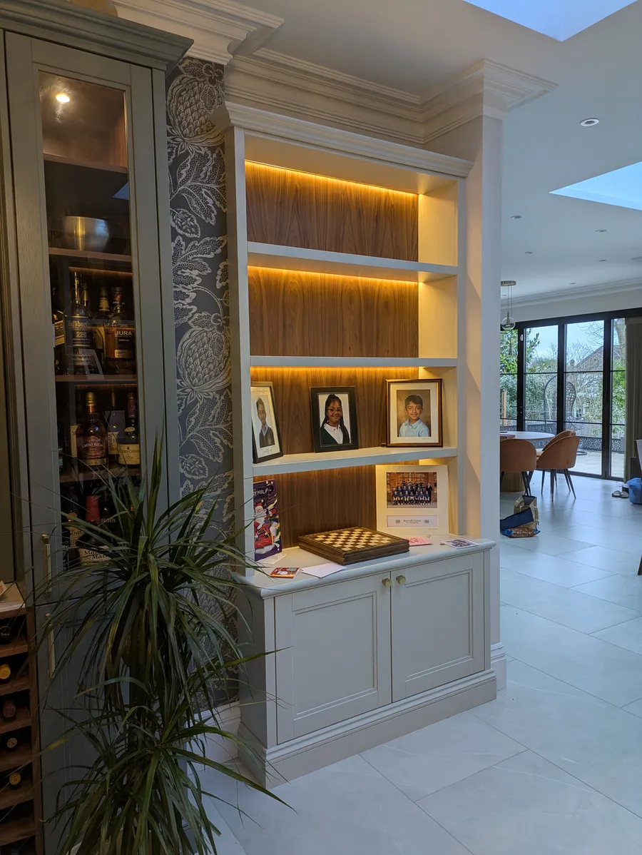Traditional alcove unit