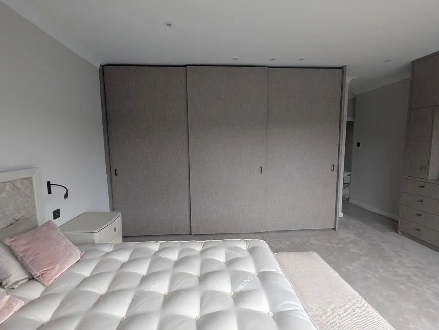 Sliding door wardrobe