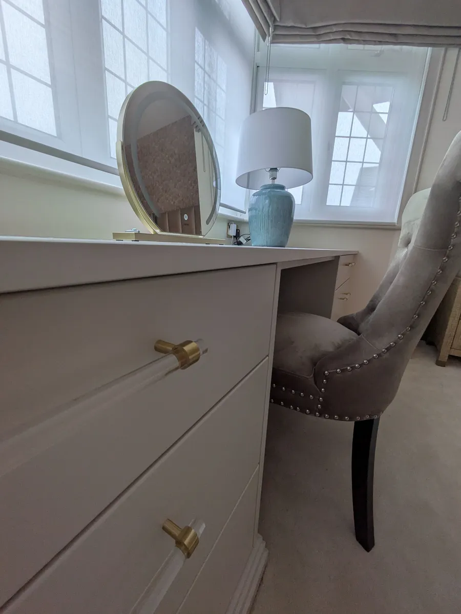 Dressing table