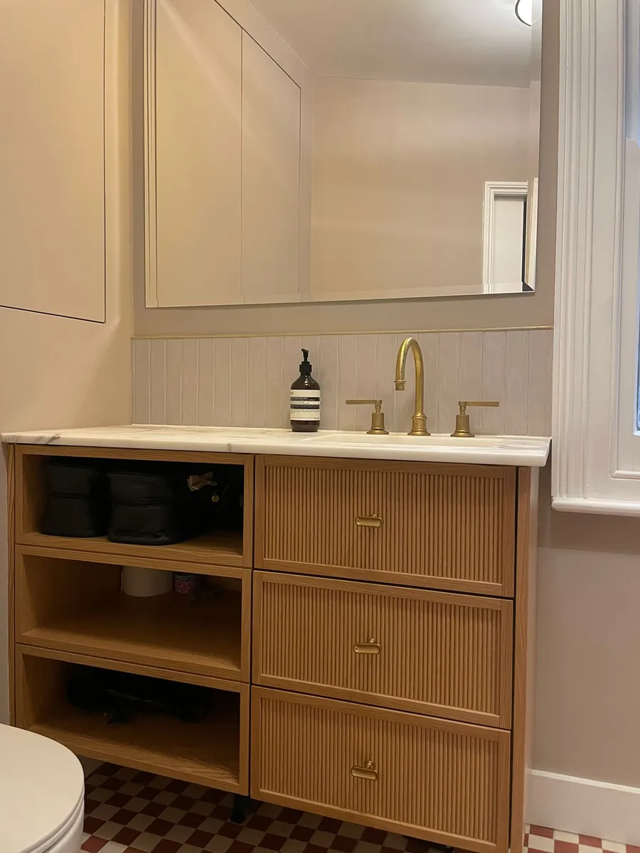 Bathroom unit