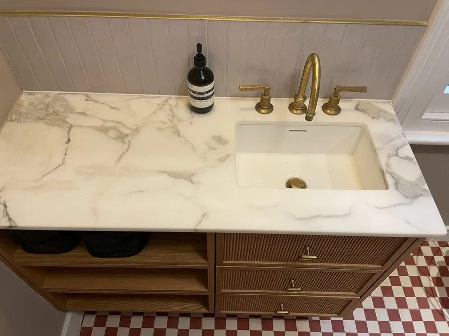 Bathroom unit