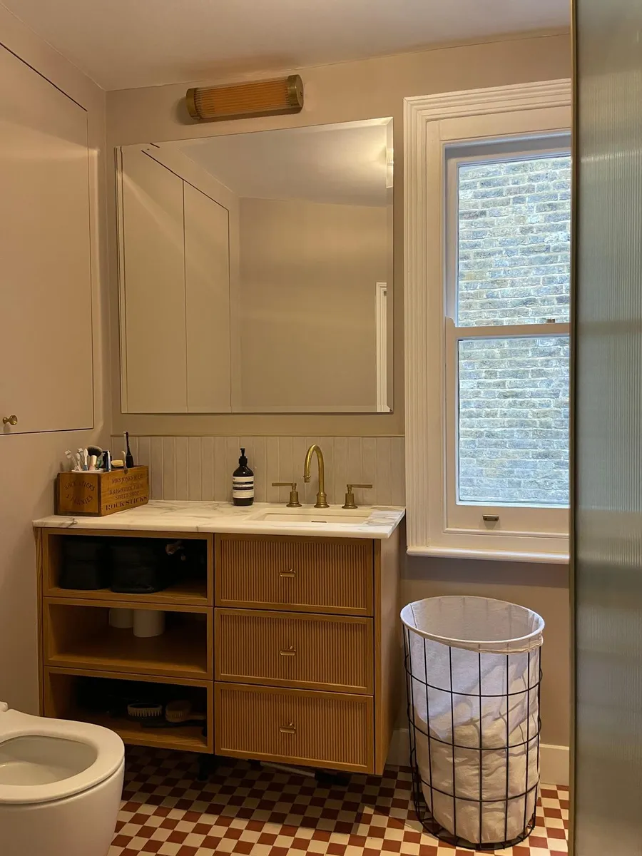 Bathroom unit