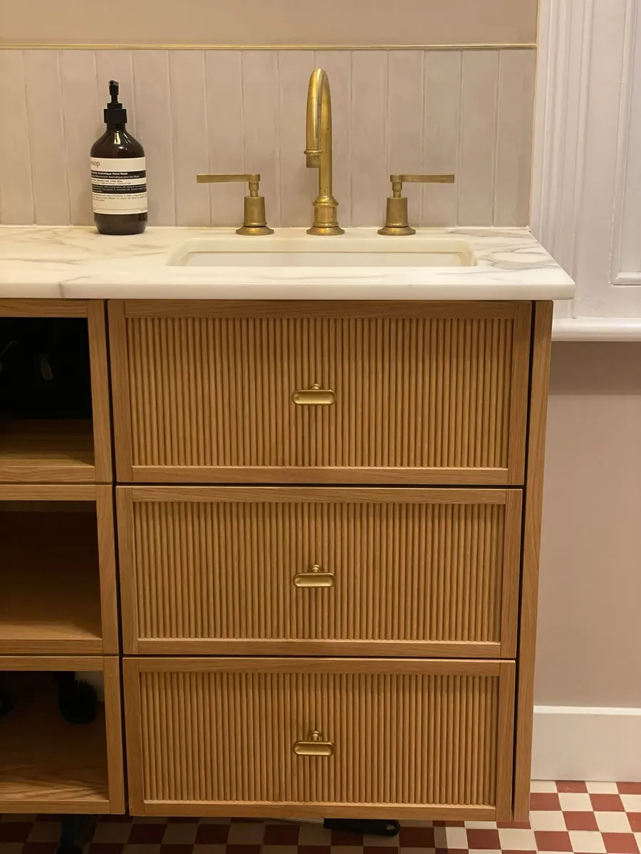 Bathroom unit
